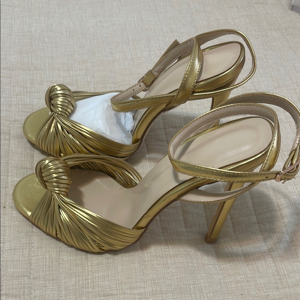 Source Unknown leather Gold Stiletto Heels with Knotted Design